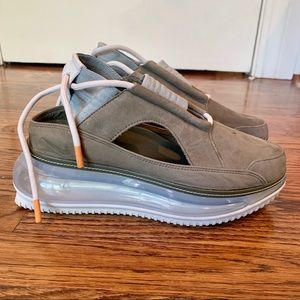Nike Air Max FF 720 Women’s Size 8.5 in Olive